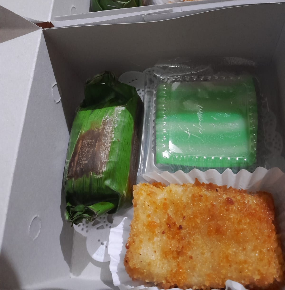 Kue box AYOBA