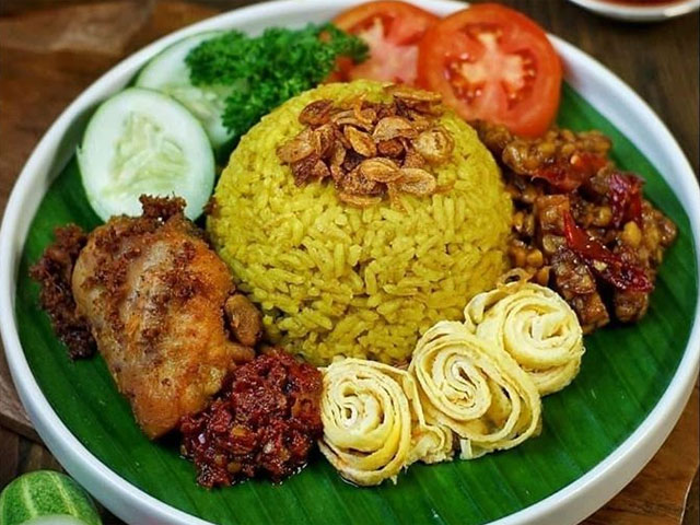 Pket Nasi Kuning