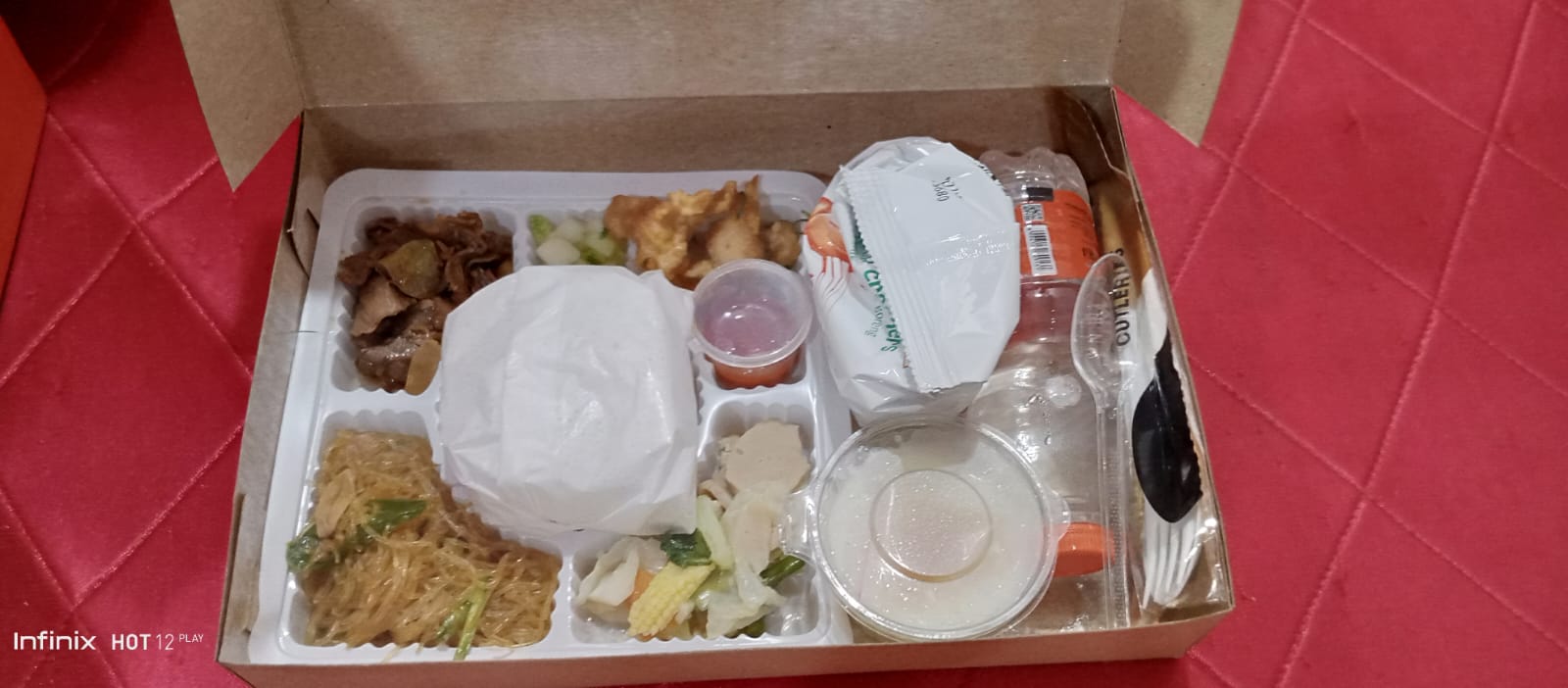 Paket nasi rendang daging