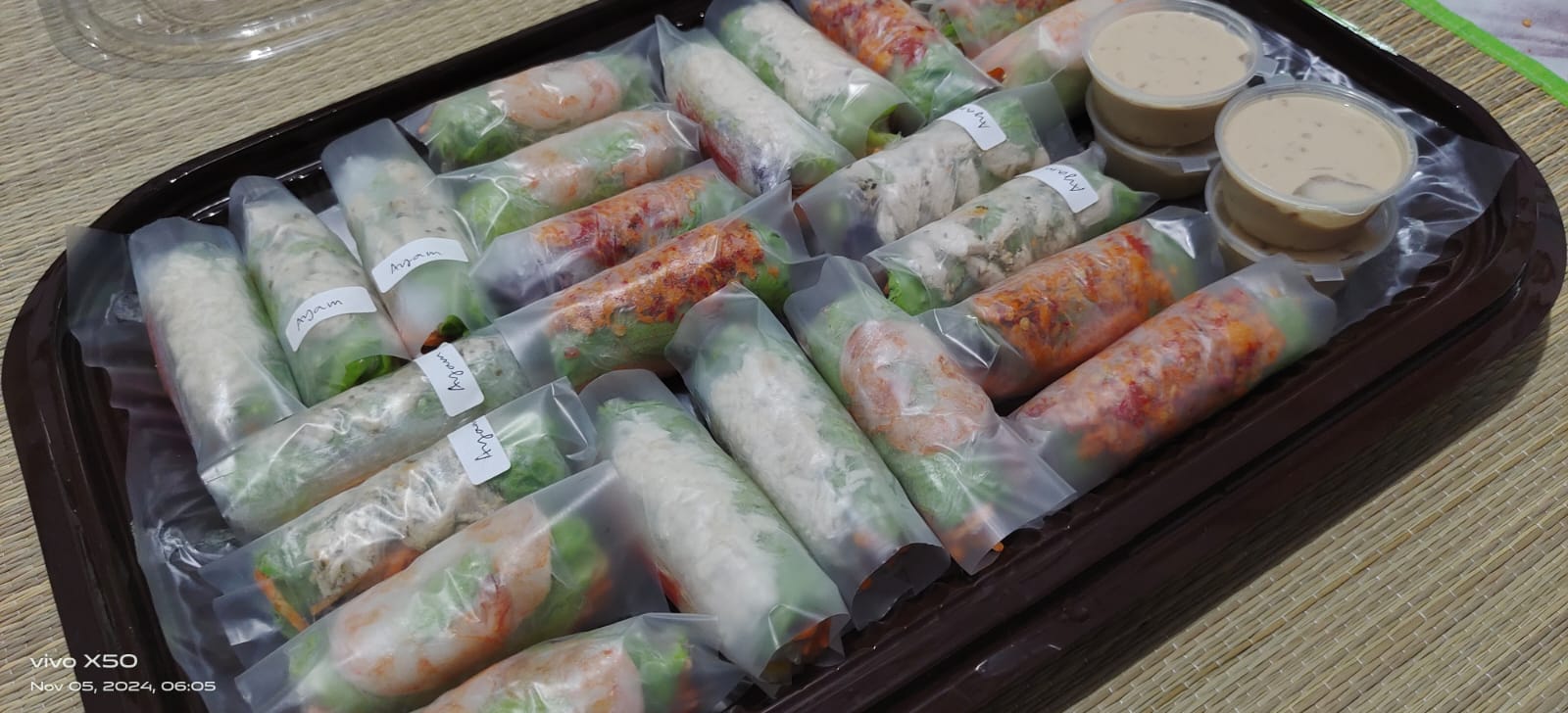 Snack Meeting Sehat &quot;Spring Roll Box/Nampan&quot; (24 pcs)