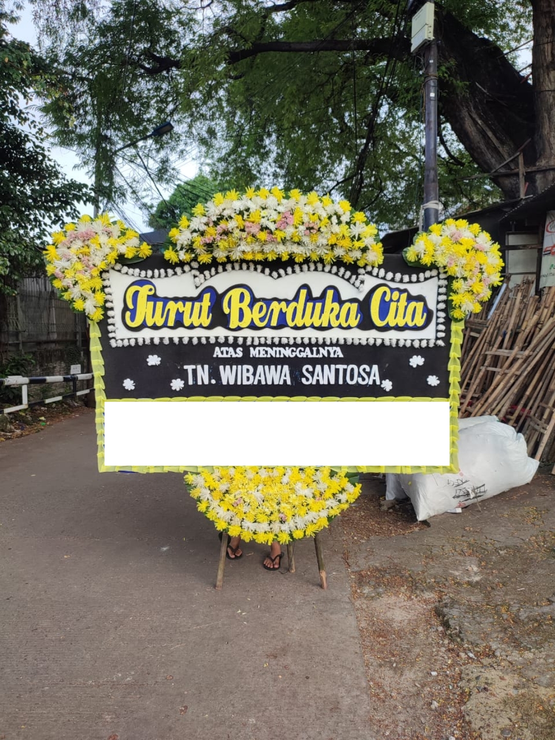 Papan Bunga Duka Cita