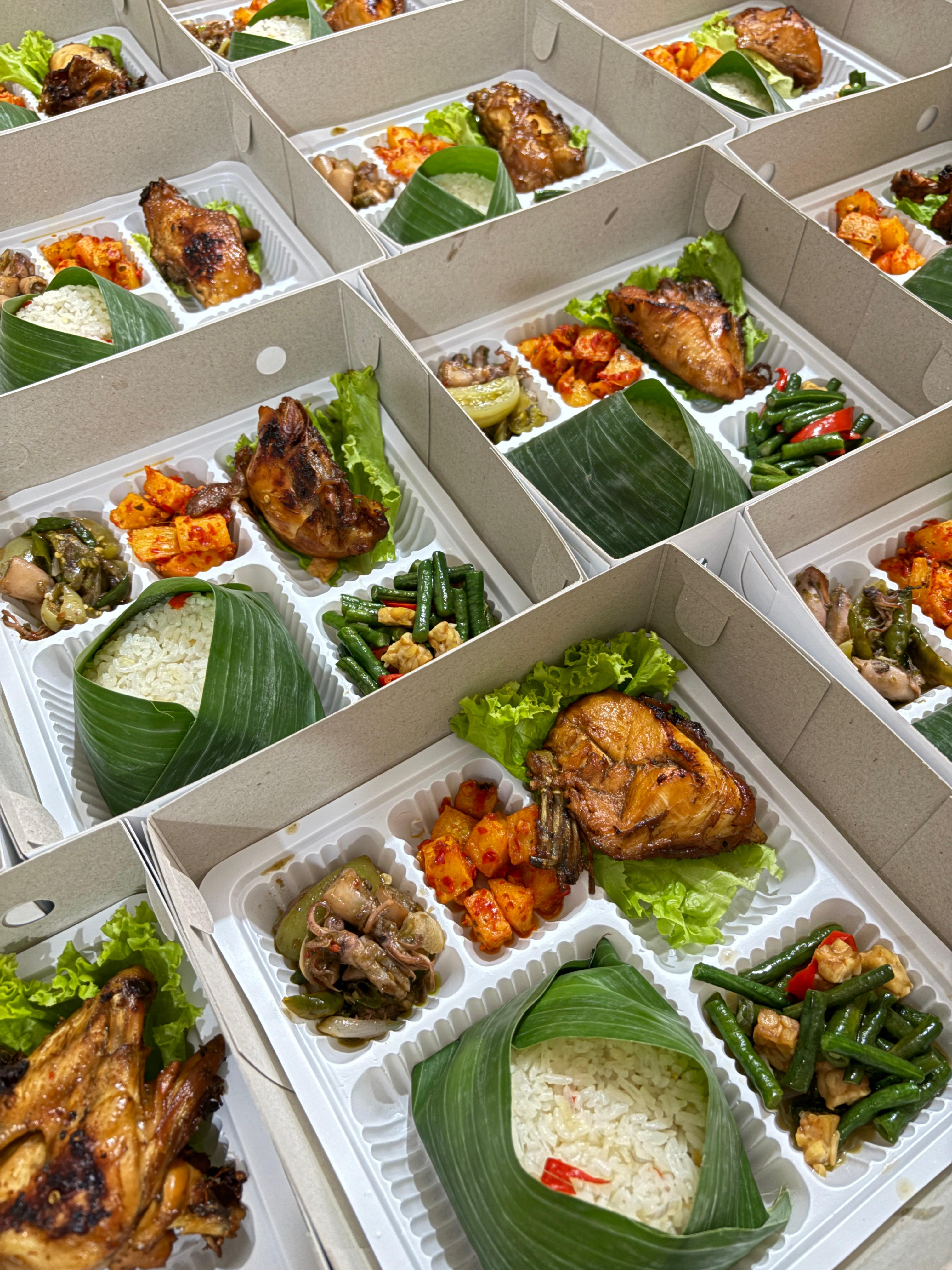 PAWON - Nasi Box Liwet Komplit
