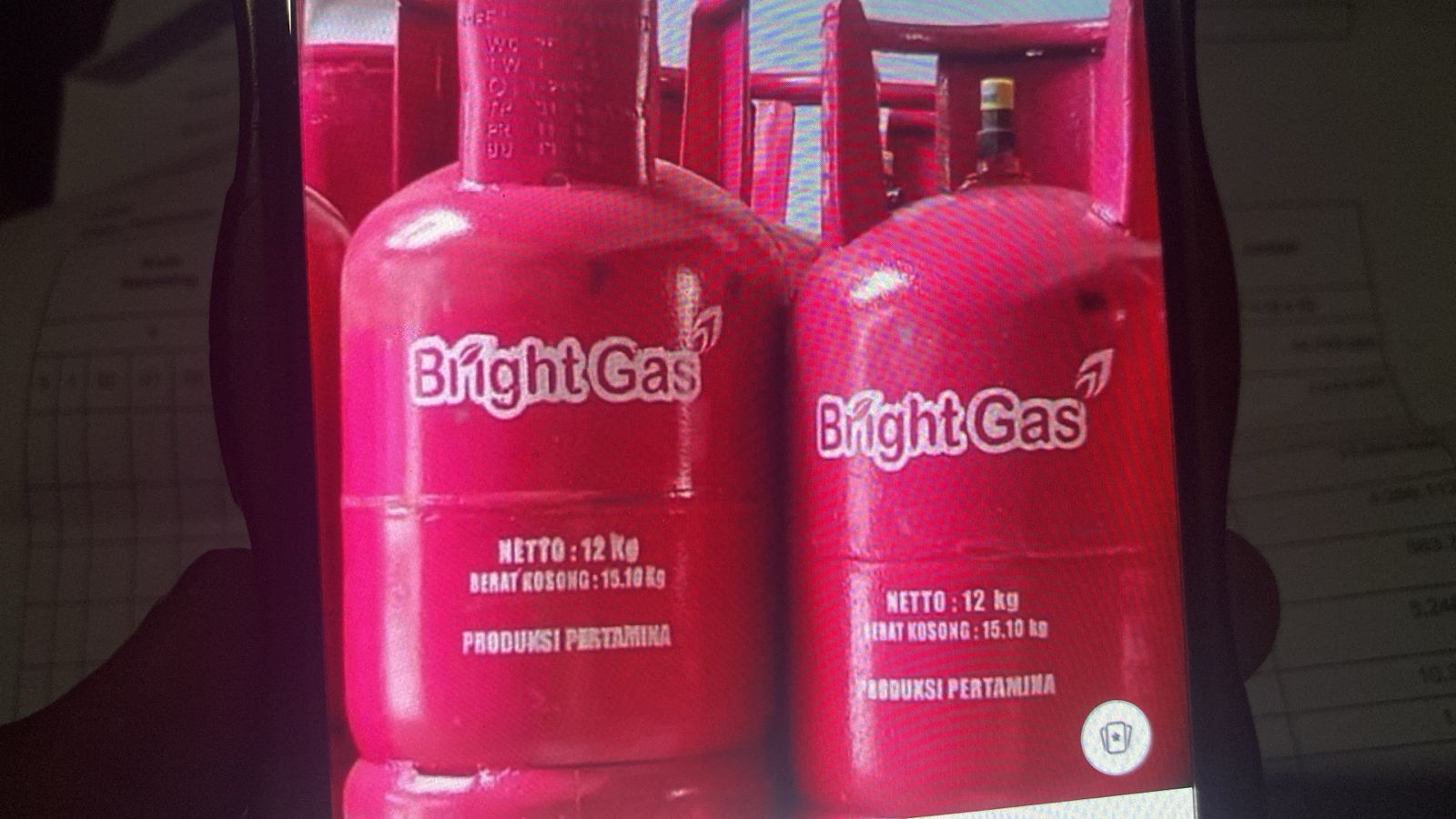 Gas