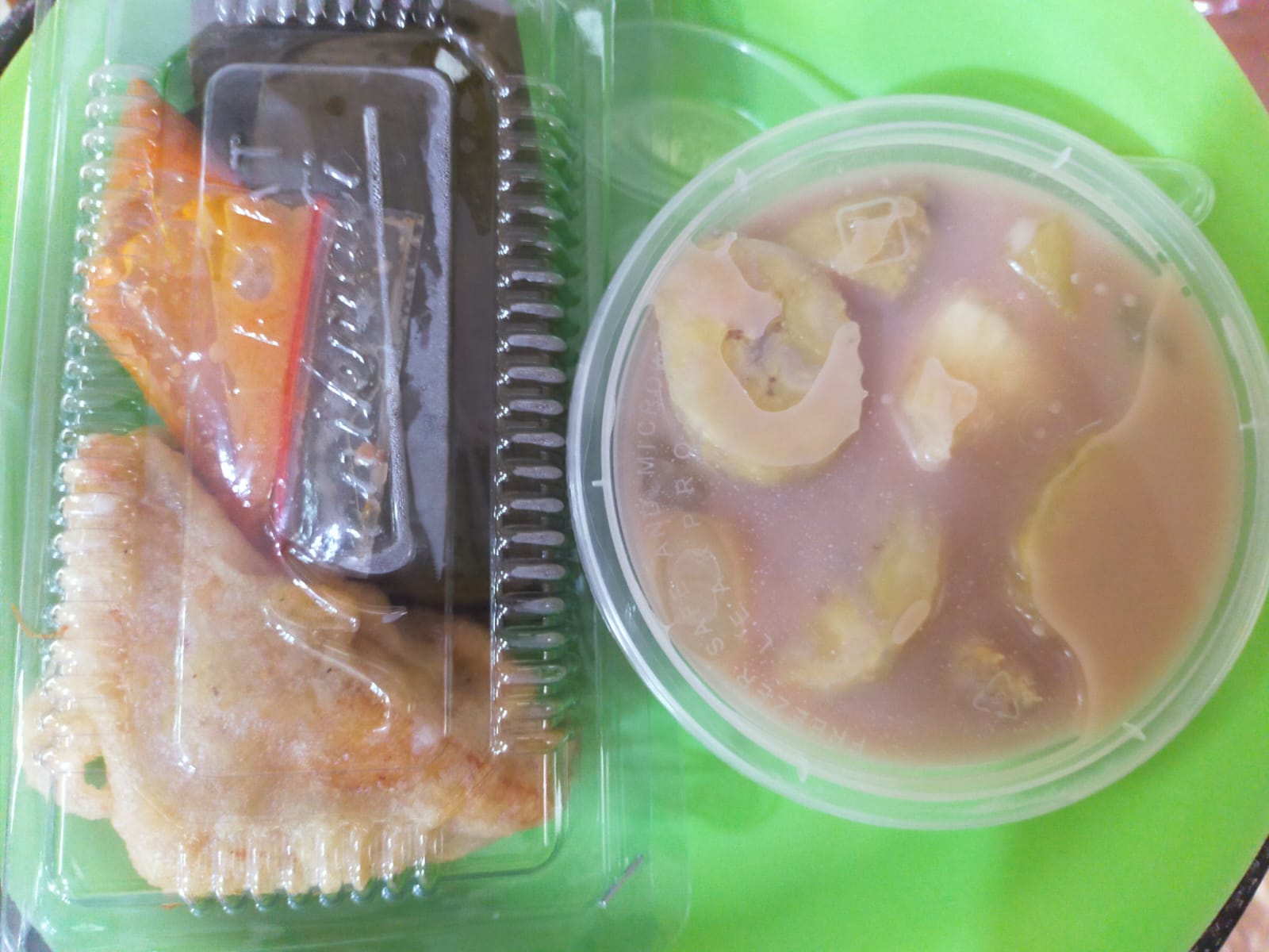 kolak pisang,ubi lontong  tahu isi
