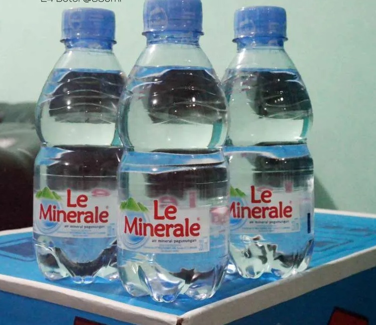 Le-Minerale Botol 330 ml