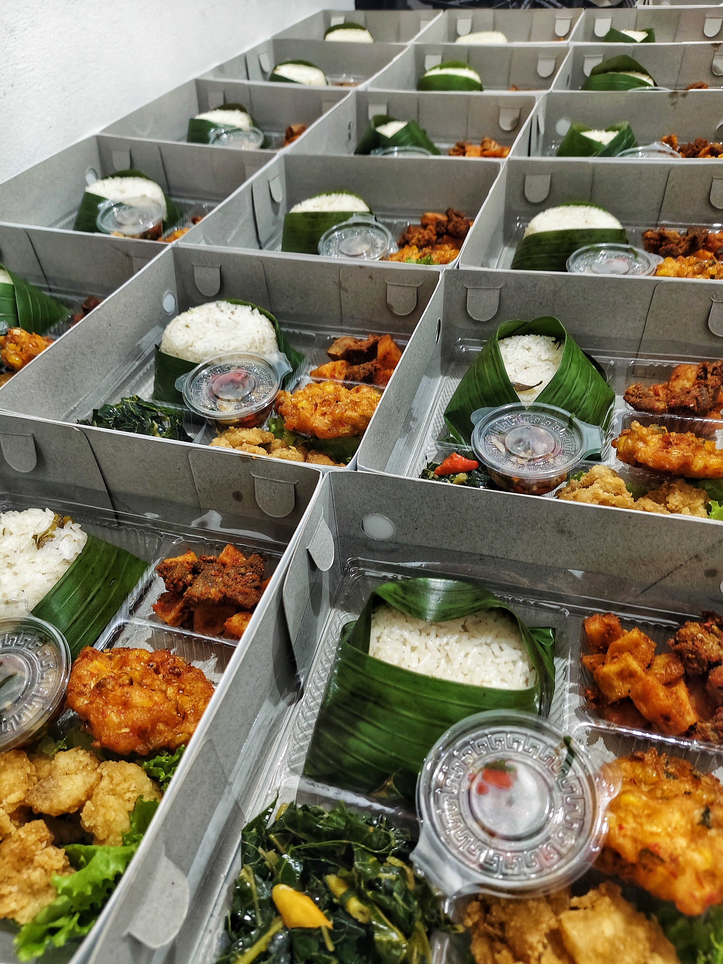 Paket makan siang dan Snack Box