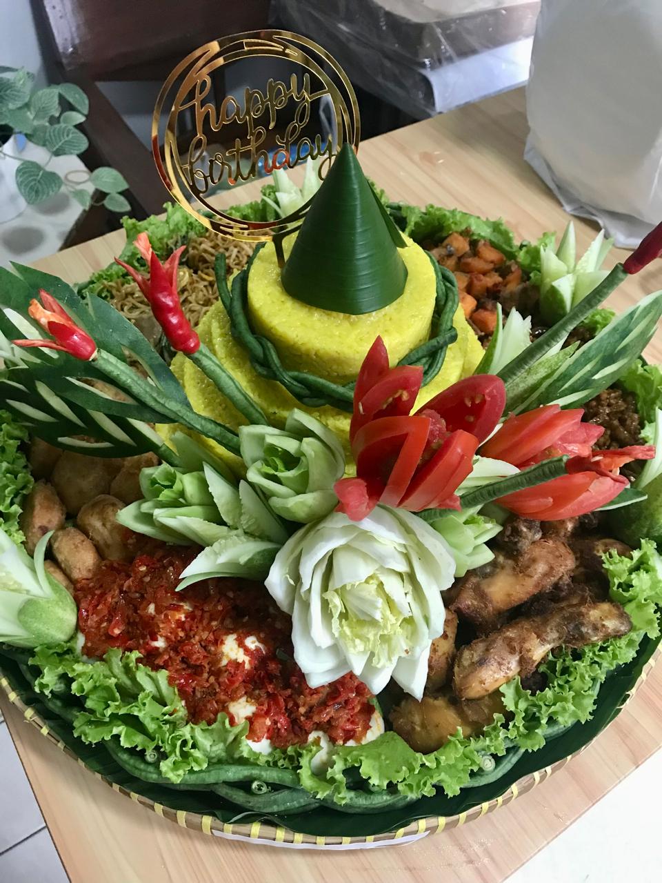 Tumpeng Nasi Kuning (15 porsi) Kamaliyyah Homemade