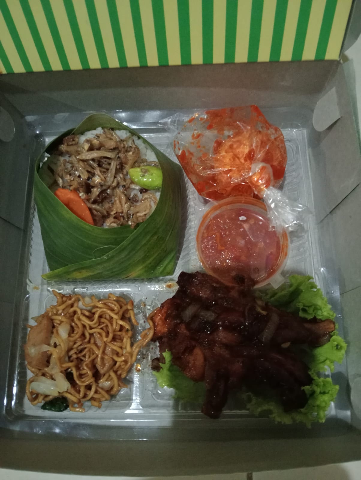 Nasi box RFino's Snack &amp; Cathering