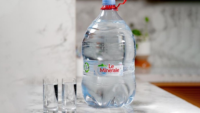 air mineral Galon 15 L Le Mineral