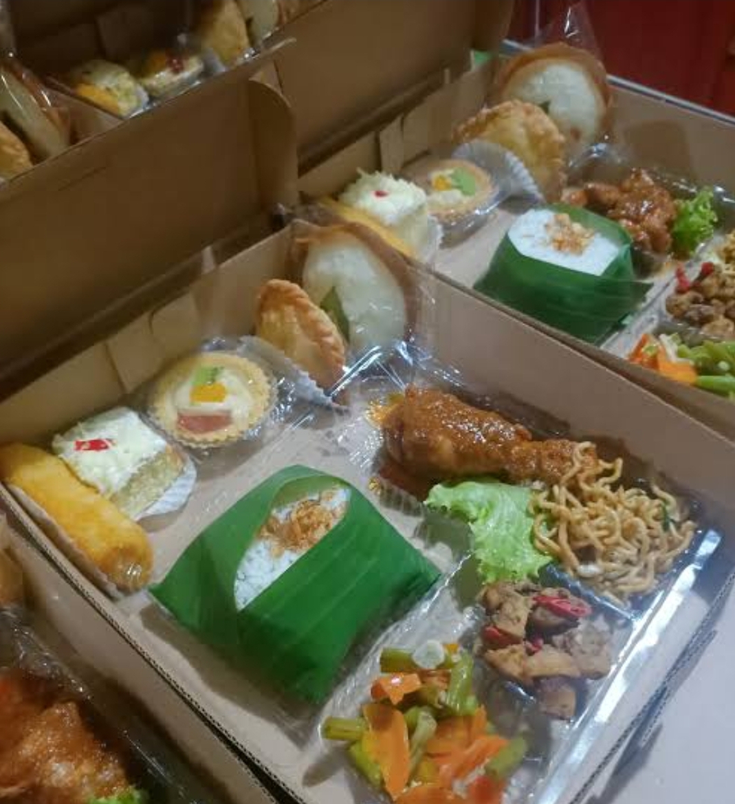 Paket Komplit Lunch and Snack