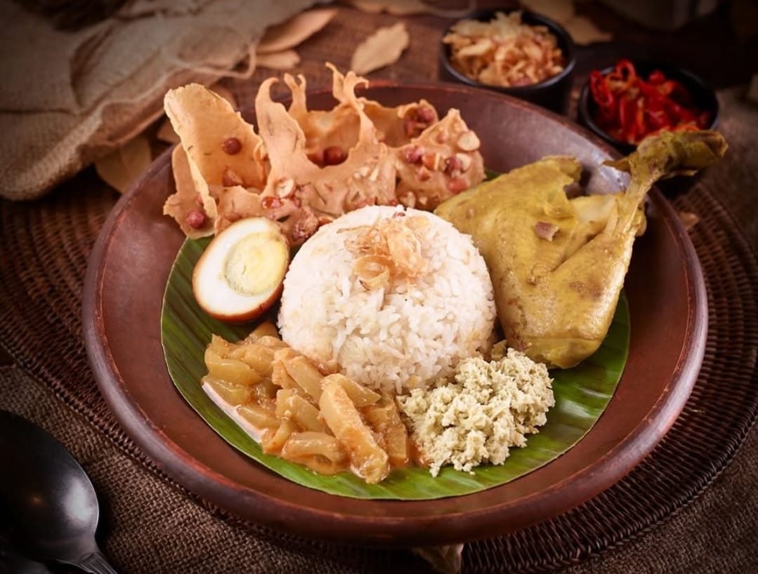 Kotak/Box Nasi Gudeg Komplit/ Nasi Liwet Solo