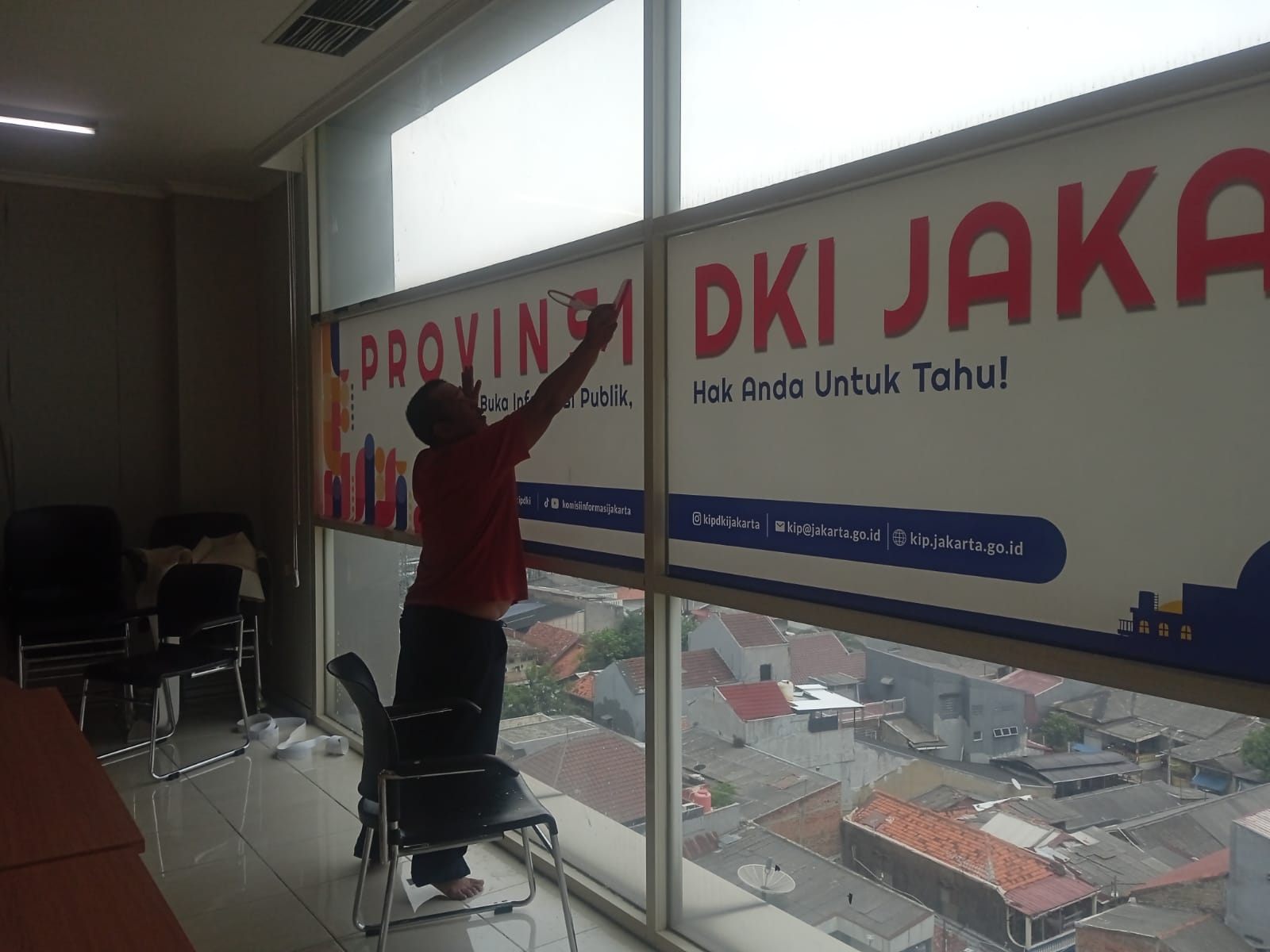 Stiker Kaca