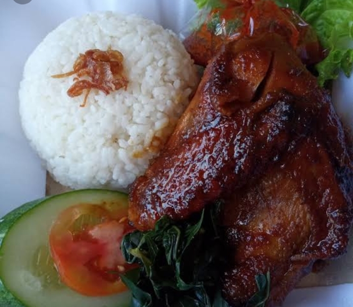 PAKET NASI AYAM KECAP MEWAH