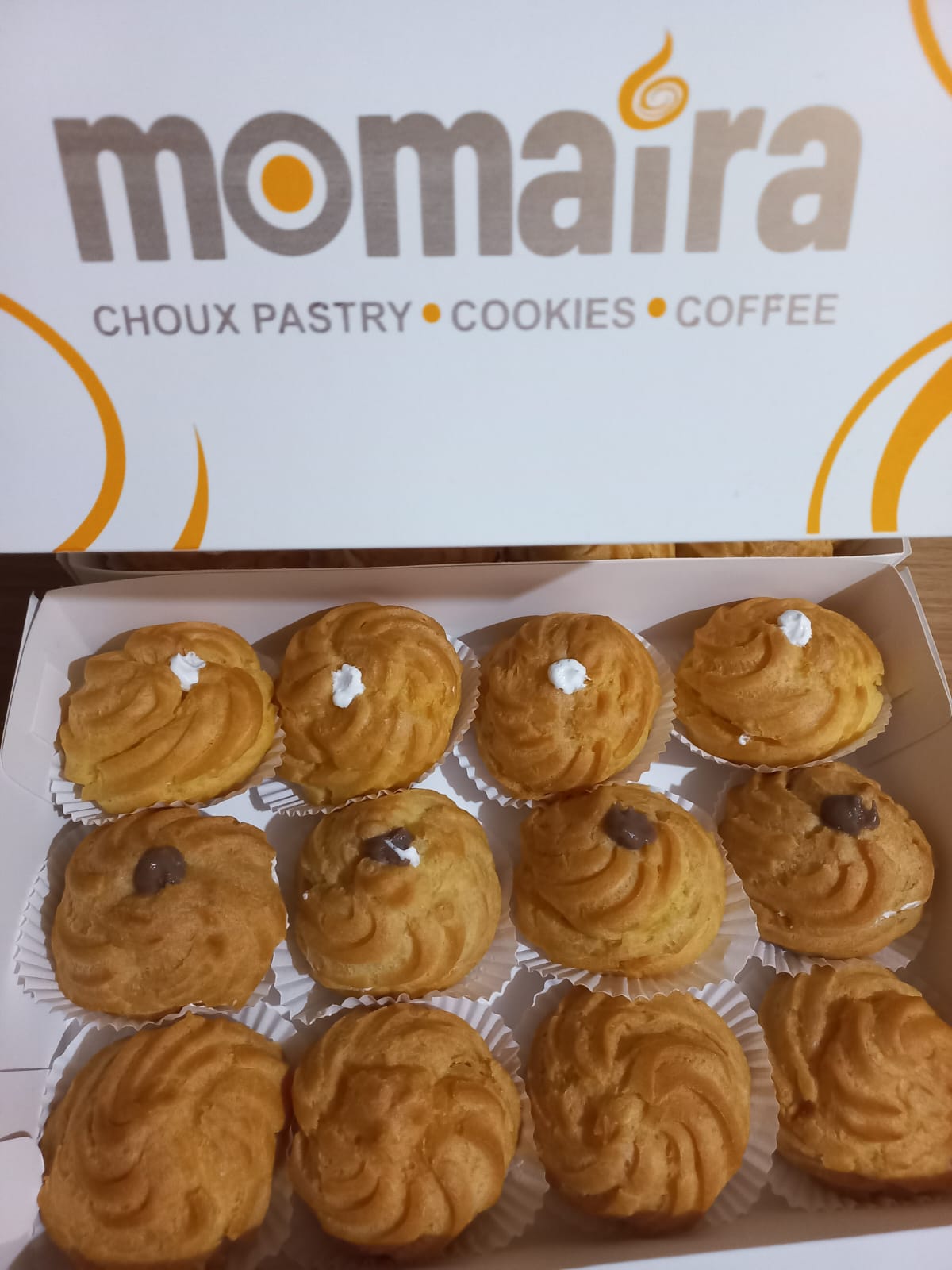 KUE SOES VLA VANILLA, COKLAT &amp; TIRAMISU, 1 BOX ISI 12, BY AIRA