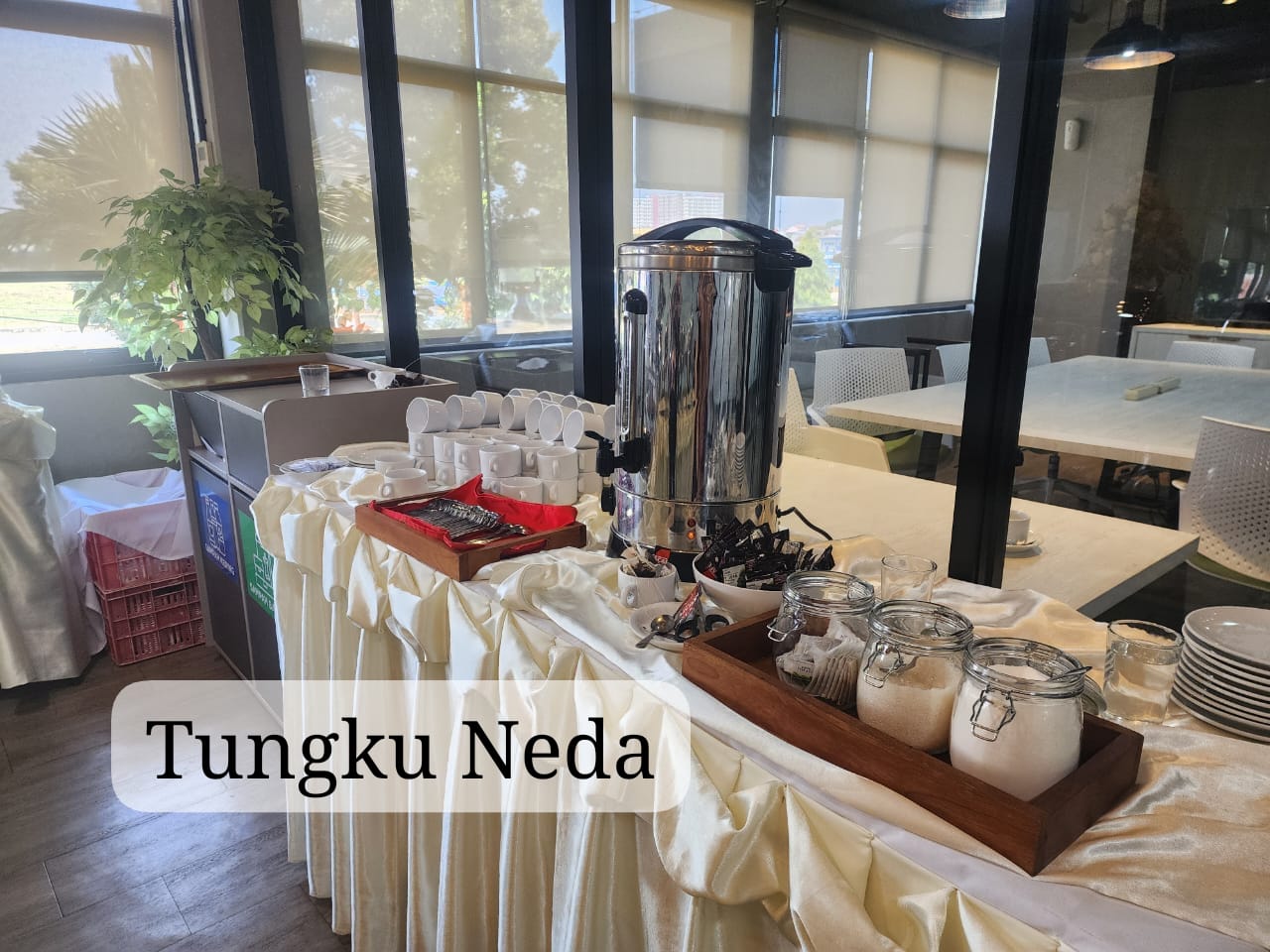 COFFEE BREAK - PAKET 3 (3 MACAM SNACK) - MIN. 50 PAX