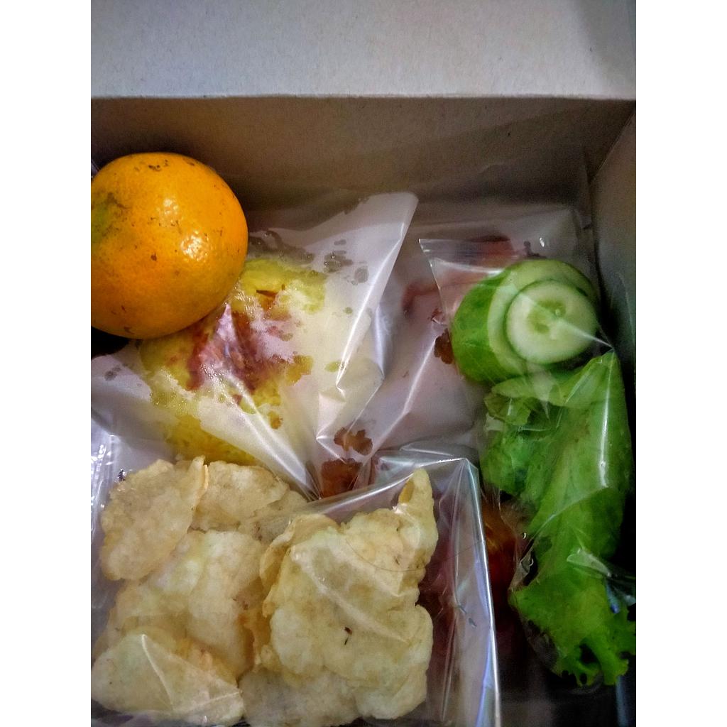 Paket nasi kuning