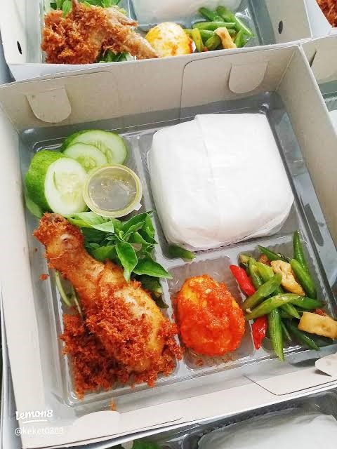 MENU AYAM LENGKAP
