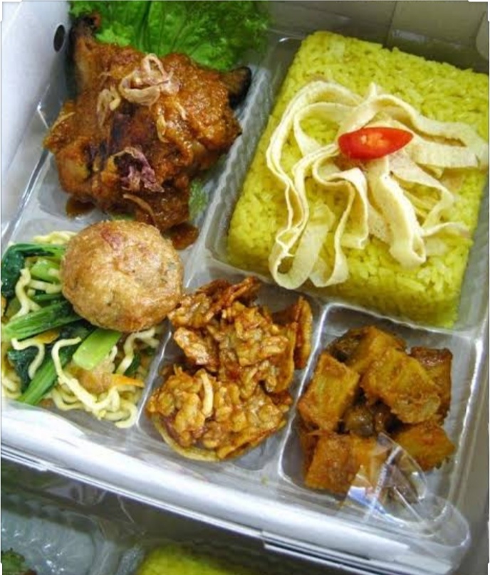 Nasi Kuning Komplit