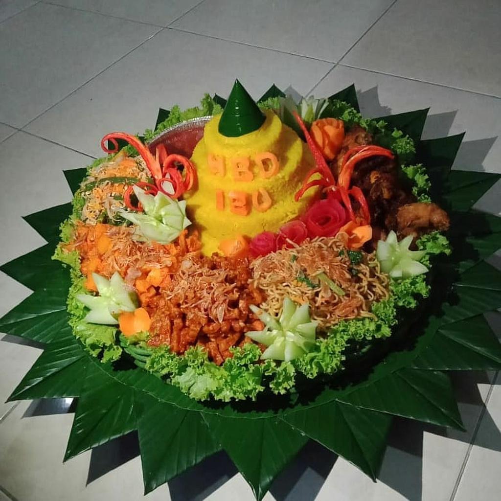 Tumpeng by Embun.Cake