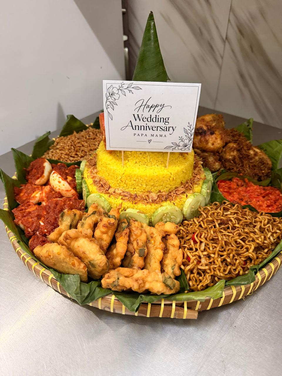 Nasi Tumpeng (10 Porsi)