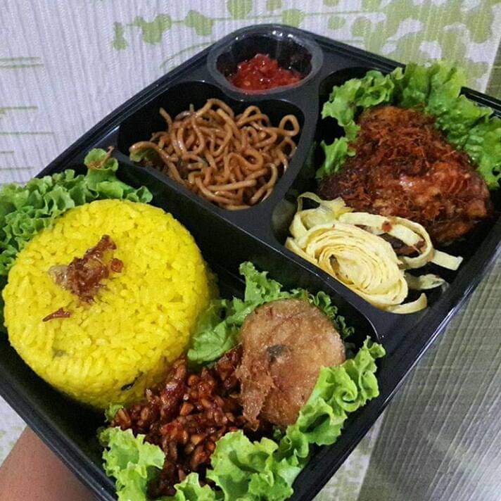 Nasi kuning Bento vm1