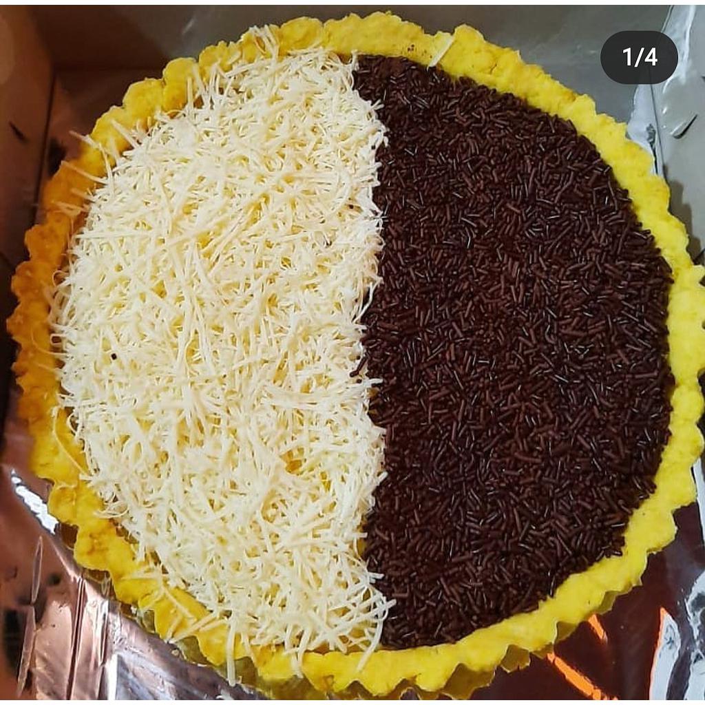 PIE TOPPING COKLAT DAN KEJU