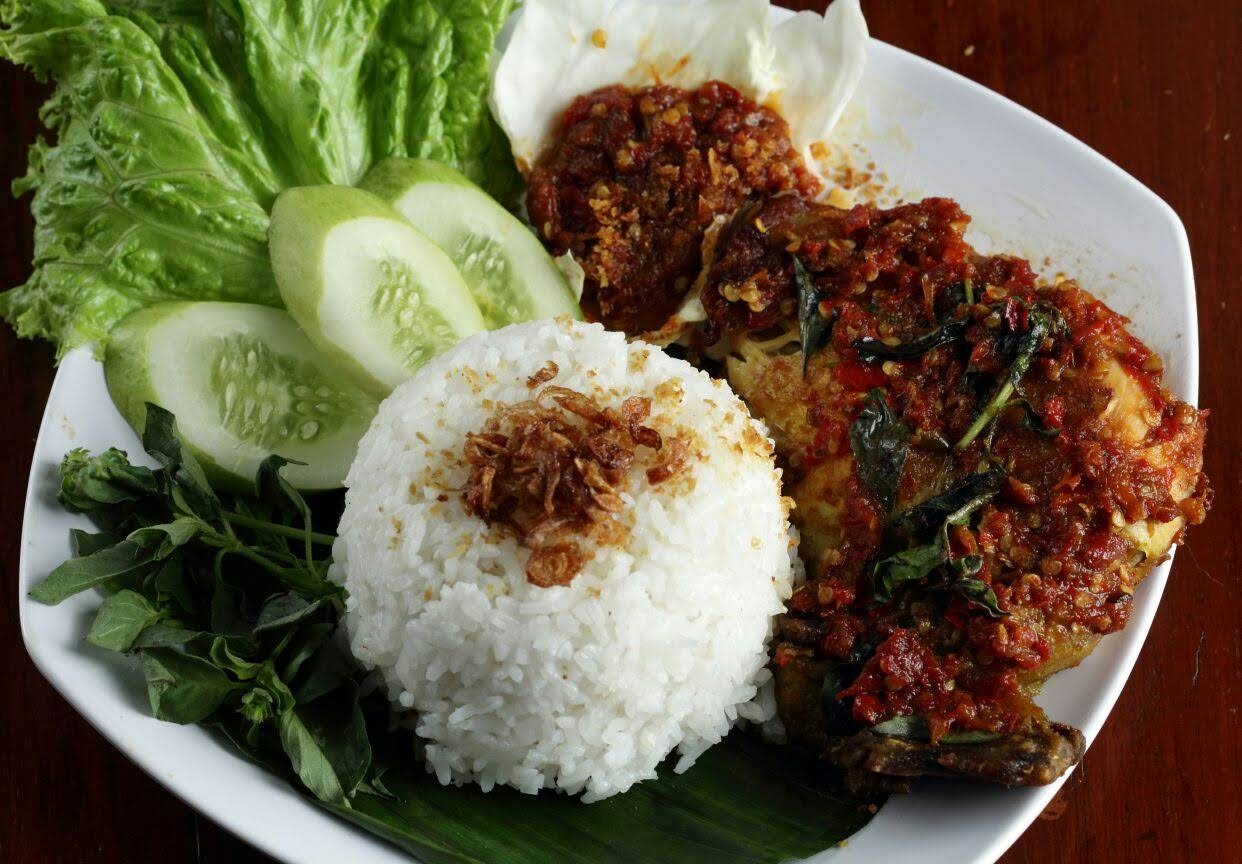 Nasi Ayam Penyet