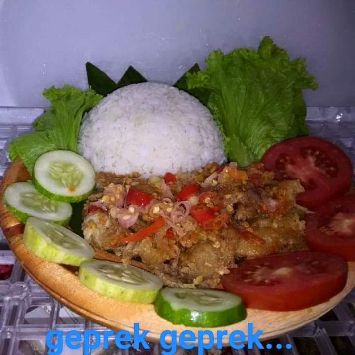 Nasi Ayam Geprek Ceplok Telor