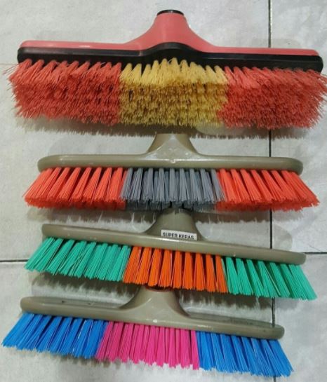 SIKAT LANTAI / WC / KAMAR MANDI + GAGANG NYLON NAGATA