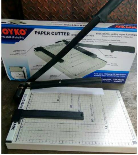 ALAT PEMOTONG KERTAS/ PAPER CUTTER (UK.DOBLE FOLIO 18X15)