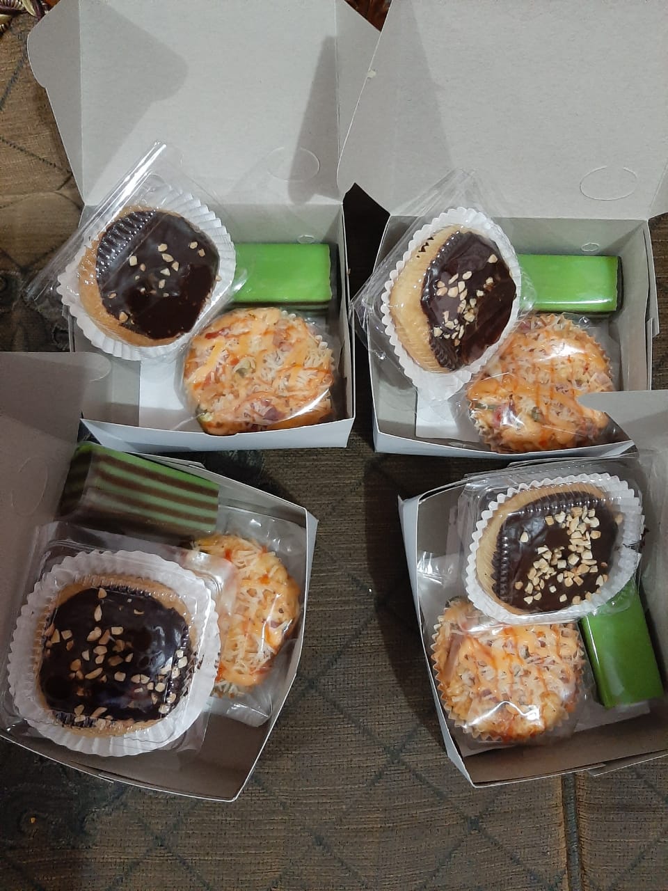 PAKET SNACK BOX ANEKA SARI