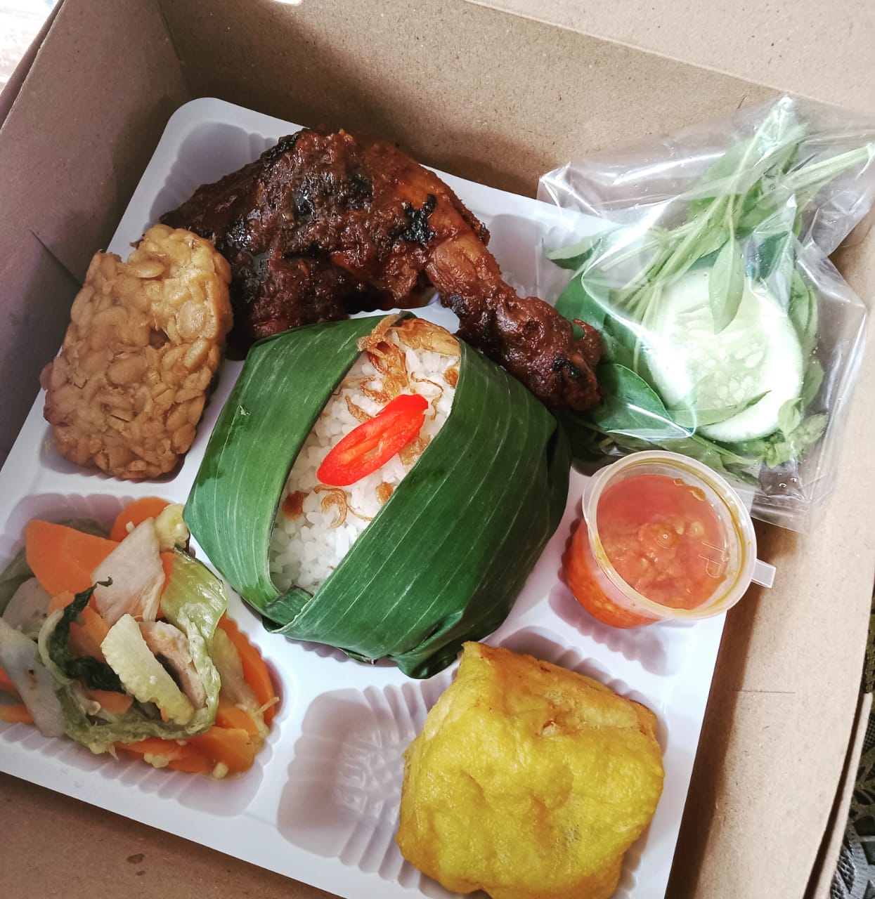 Nasi Box Ayam Bakar By Emak Catering
