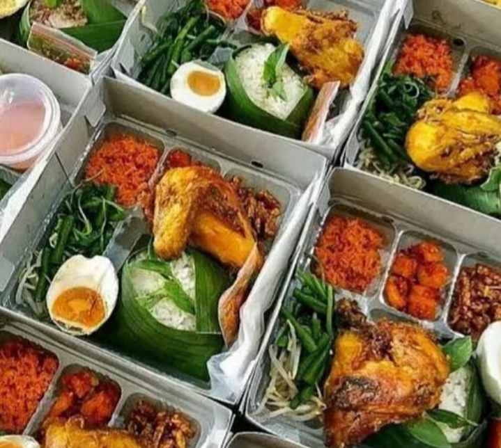 Nasi Box Urap Komplit