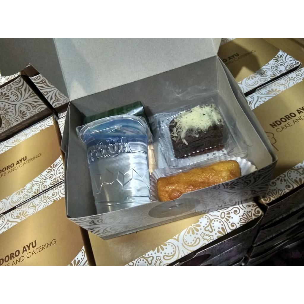 Snack Box Ndoro Ayu 3