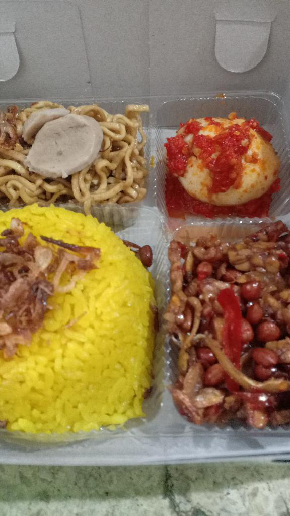 nasi kuning 