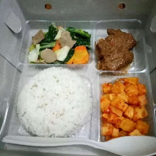 PAKET NASI BOX RENDANG