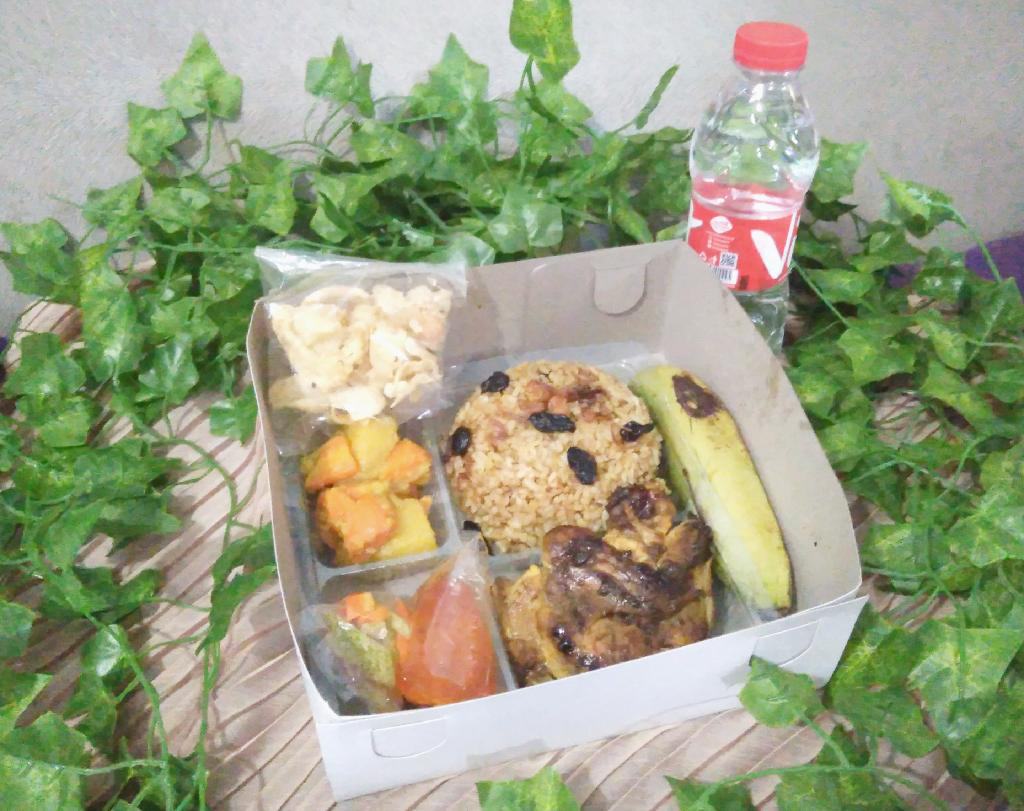 paket nasi kebuli ayam