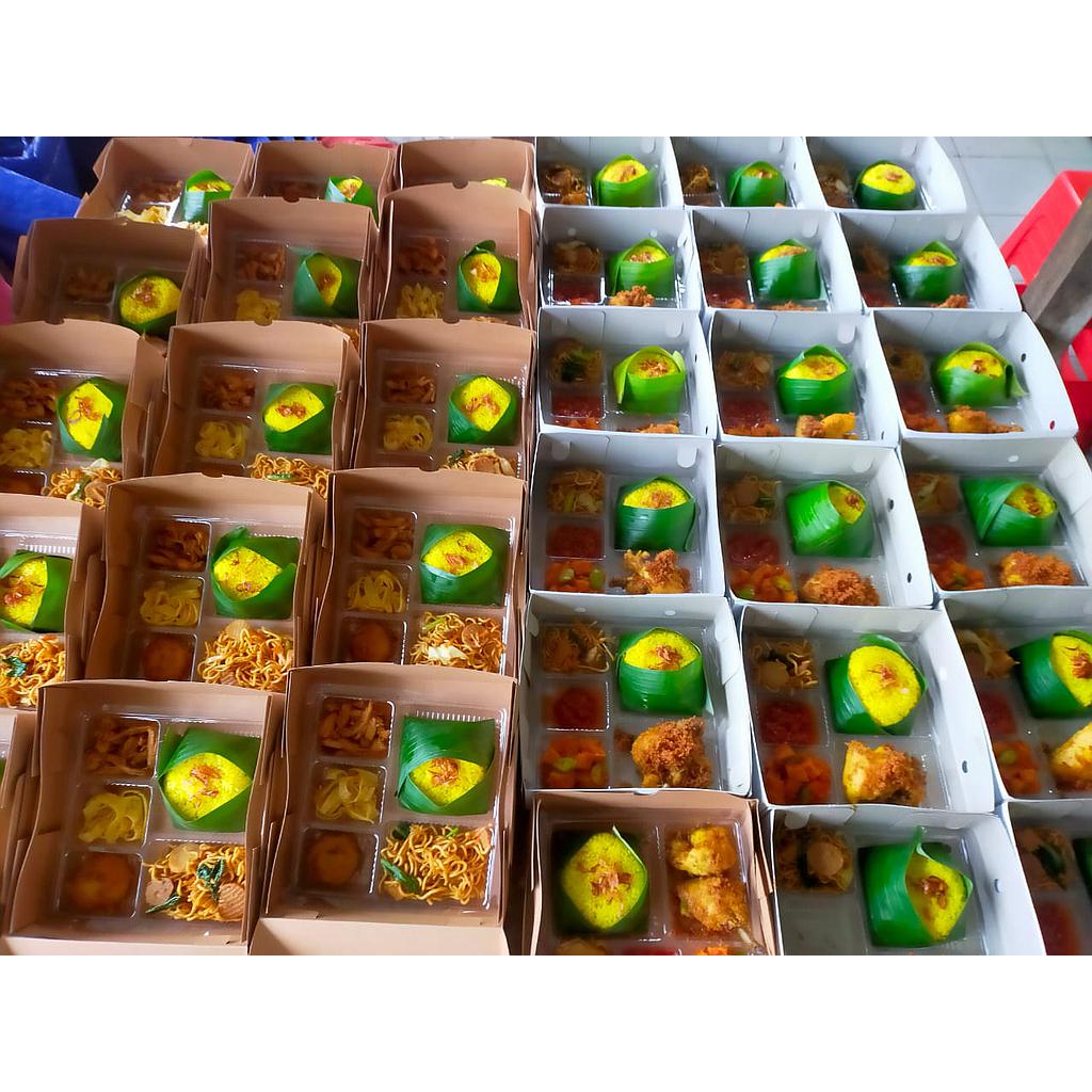 Paket nasi kuning