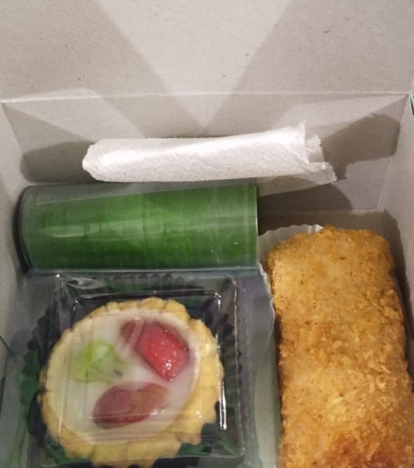 Snack Pie buah, Lemper Abon, Risol sri cookies