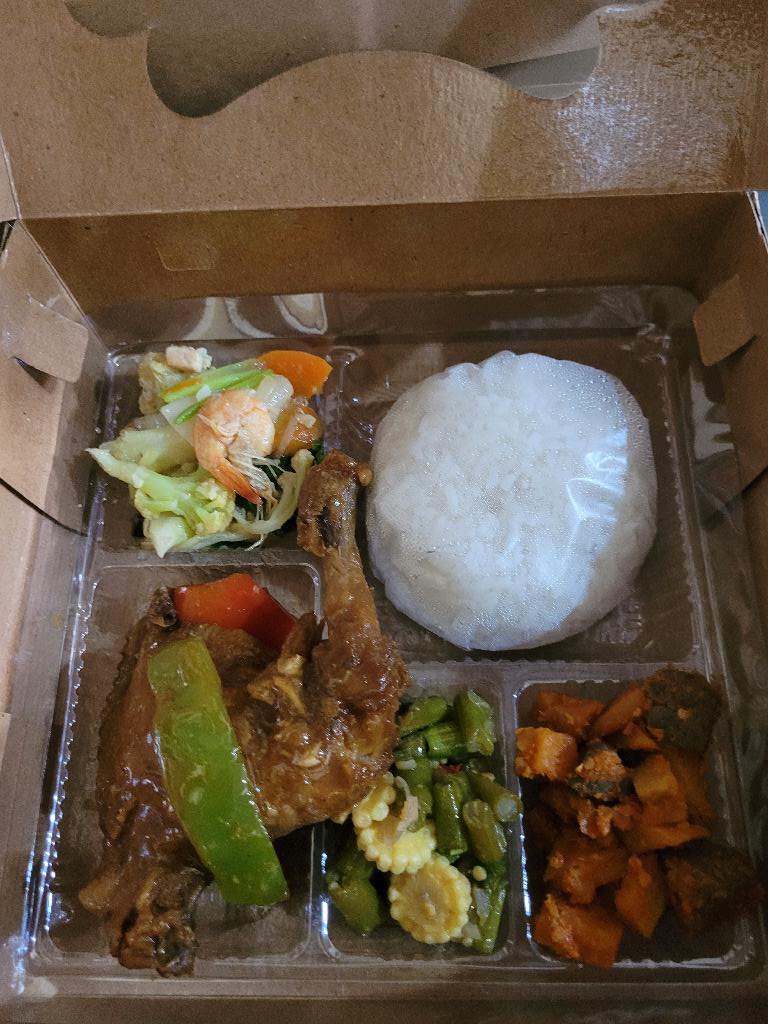 Nasi Box Maknyus