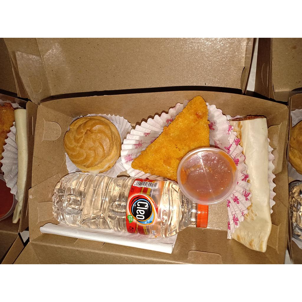 Paket kebab mini dan kue soes