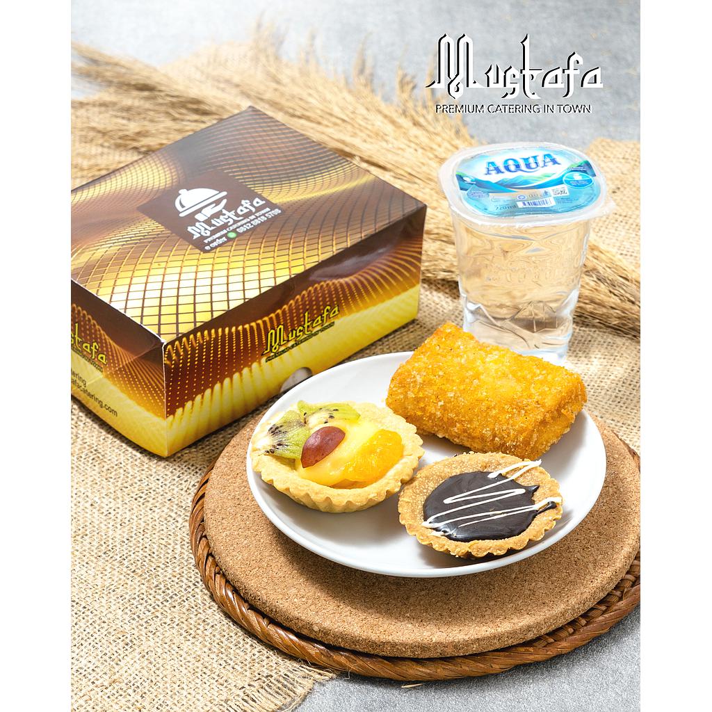 Snack Box B (Pie/Soes Buah, American Choco Pie, Risol Rogut, Air Mineral)