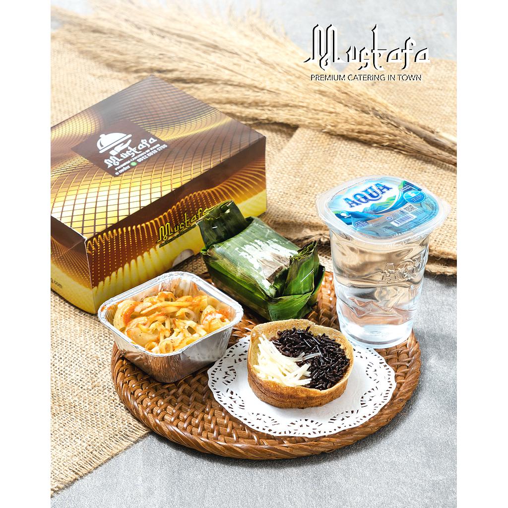 Snack Box Mustafa C (Macaroni Schotel, Martabak Mini, Lemper Bakar Special/Buah, Air Mineral)