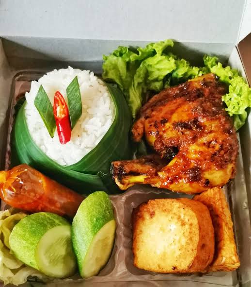 NASI BOX AYAM GEPREK MAK EBOY