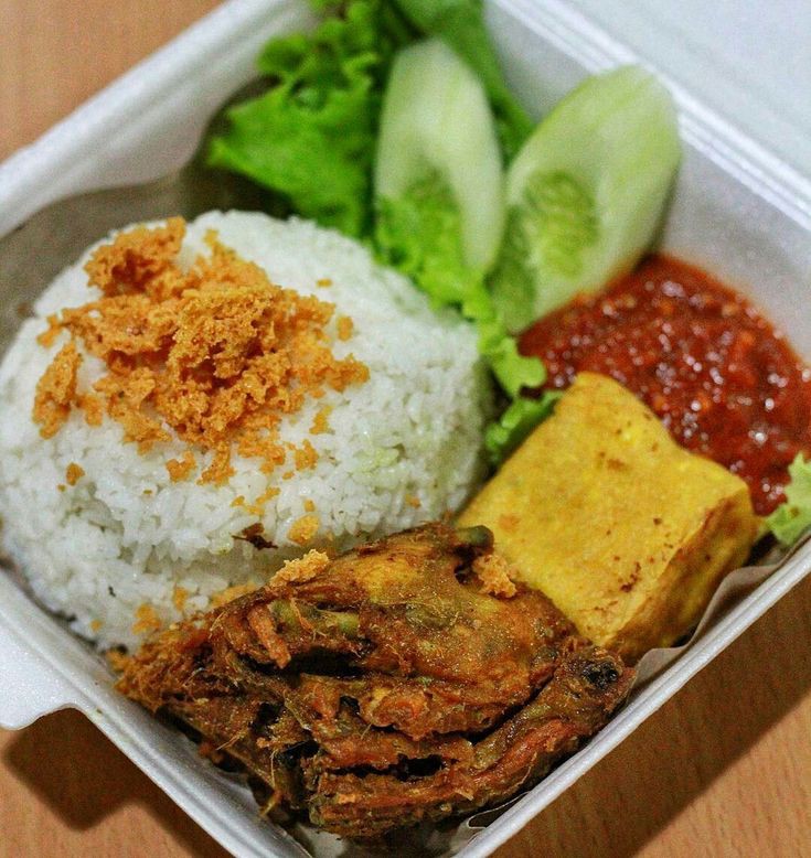 Nasi Box Ayam goreng