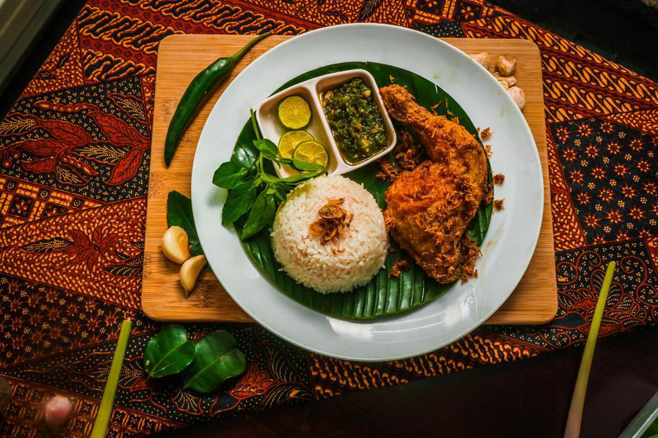 Paket ayam penyet komplit
