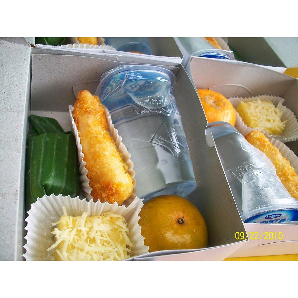 Paket B Snack Box + Buah