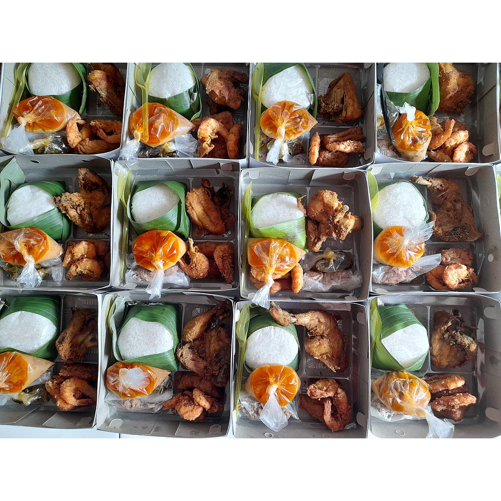 Paket A (Nasi kotak gudeg + krecek)