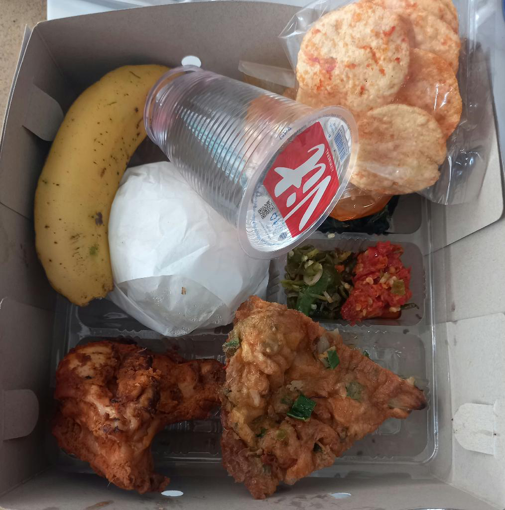 Nasi Ayam Bakar dan Dadar Padang Panjang