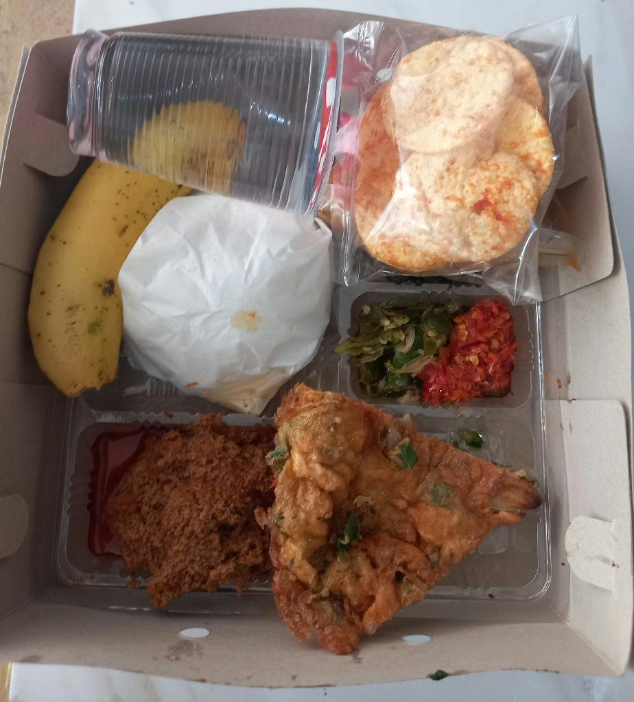 Nasi Box Rendang dan Dadar Padang Panjang